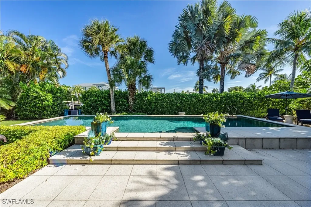 491 17th Avenue S Naples FL 34102