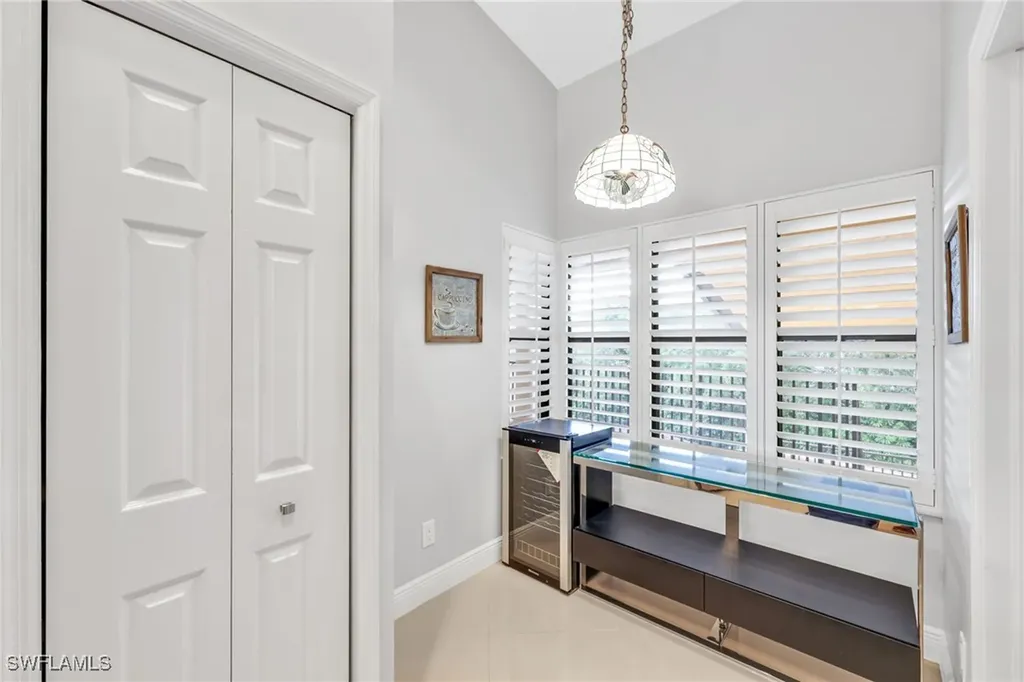 195 Vintage Circle Naples FL 34119