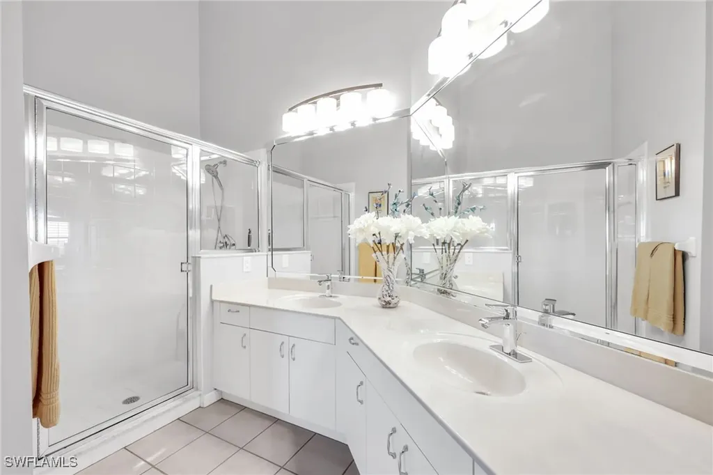 195 Vintage Circle Naples FL 34119