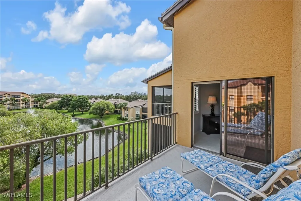 195 Vintage Circle Naples FL 34119