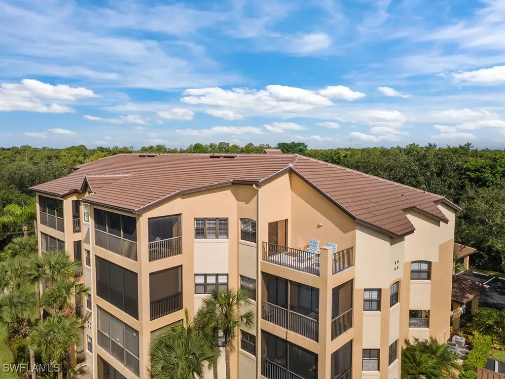 195 Vintage Circle Naples FL 34119