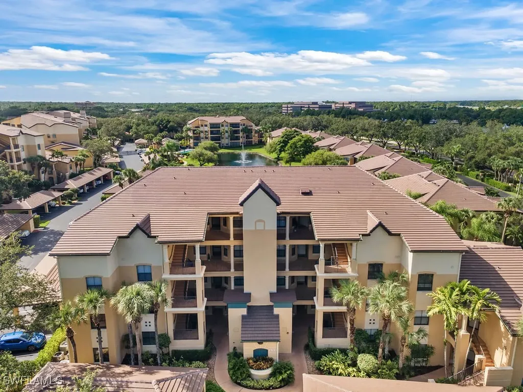 195 Vintage Circle Naples FL 34119