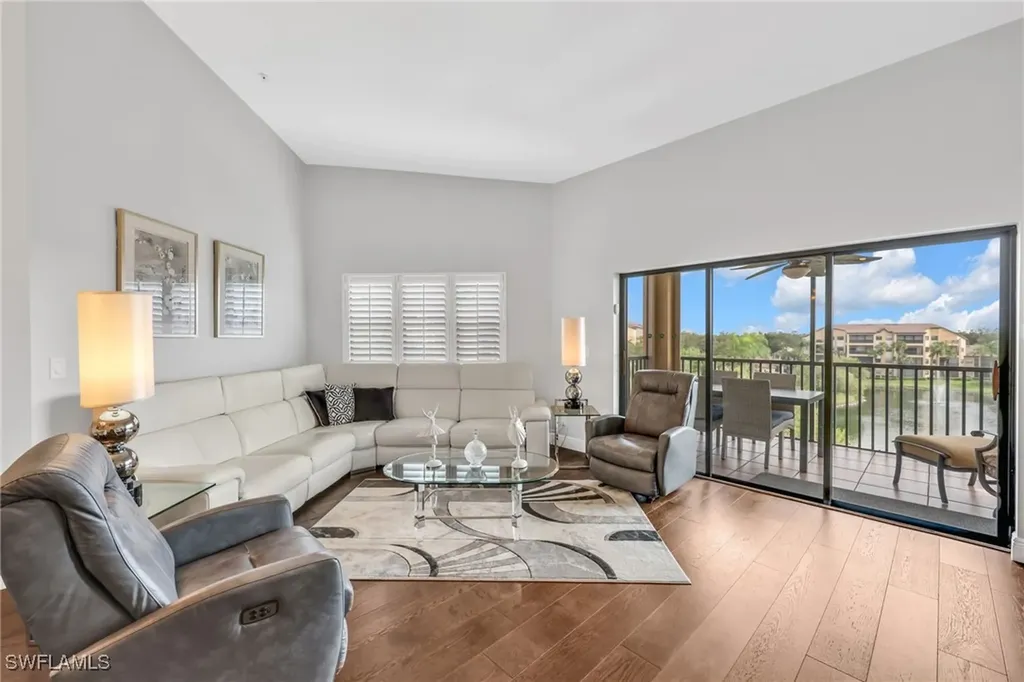 195 Vintage Circle Naples FL 34119