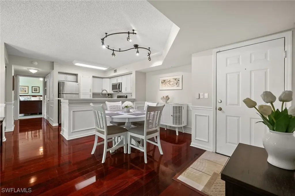 1230 Wildwood Lakes Boulevard Naples FL 34104