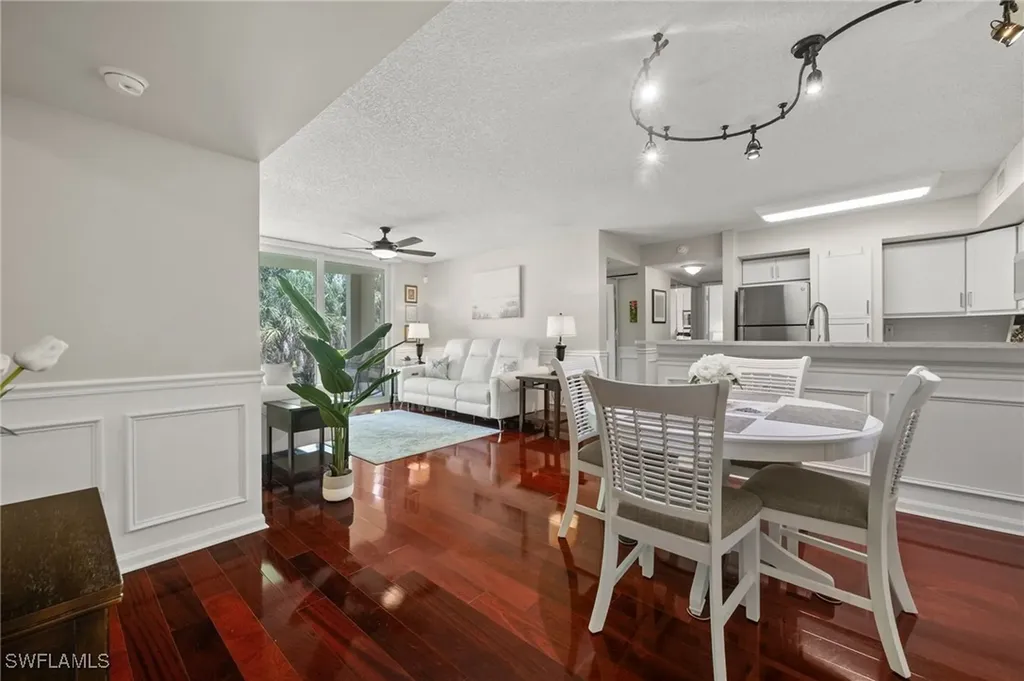 1230 Wildwood Lakes Boulevard Naples FL 34104