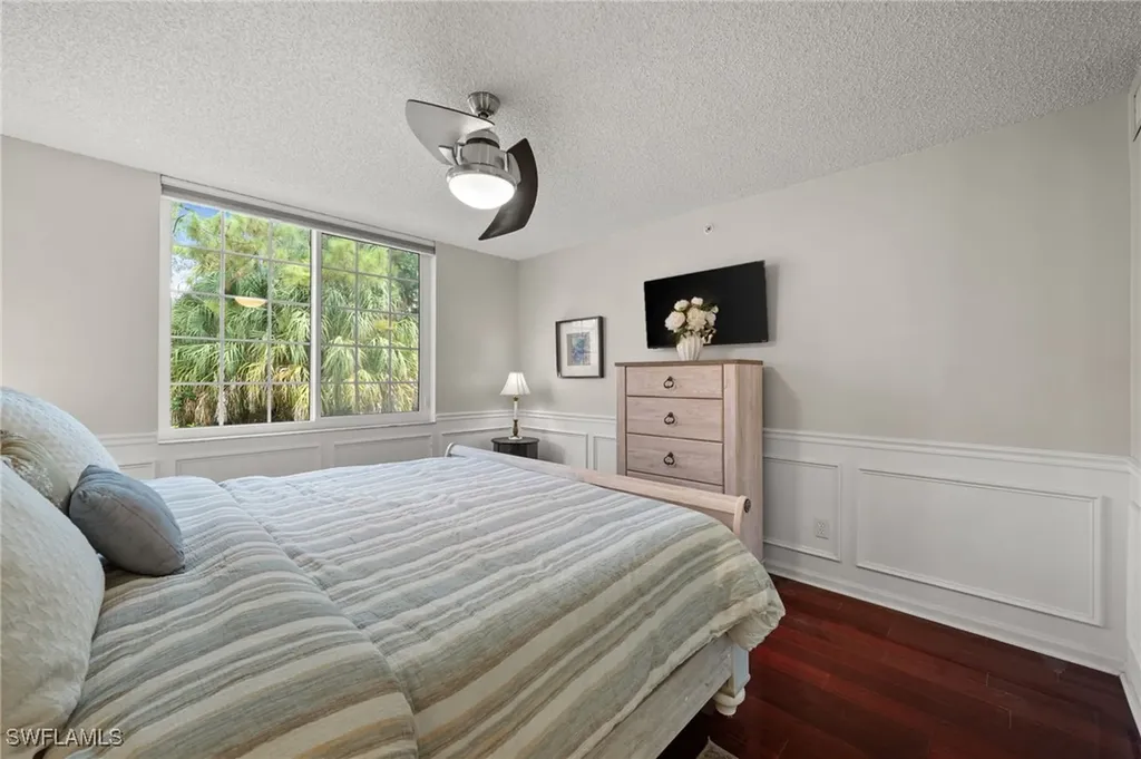 1230 Wildwood Lakes Boulevard Naples FL 34104