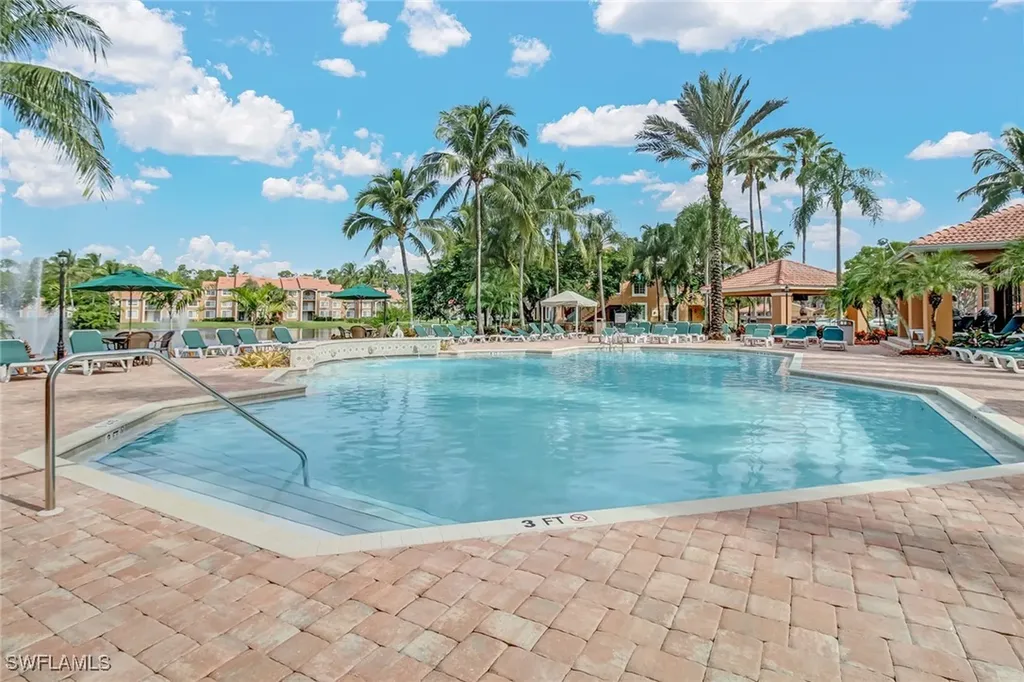 1230 Wildwood Lakes Boulevard Naples FL 34104