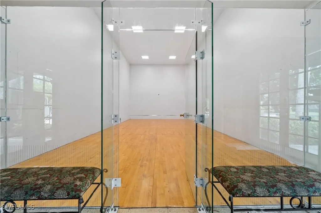 1230 Wildwood Lakes Boulevard Naples FL 34104