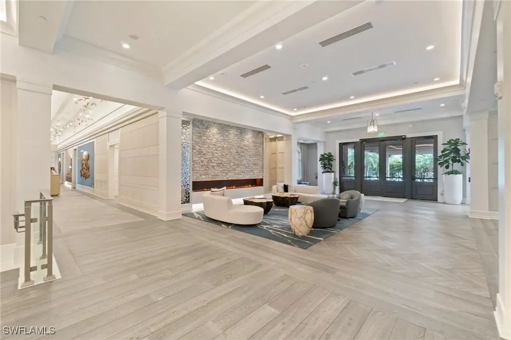 11242 Five Oaks Lane Naples FL 34120