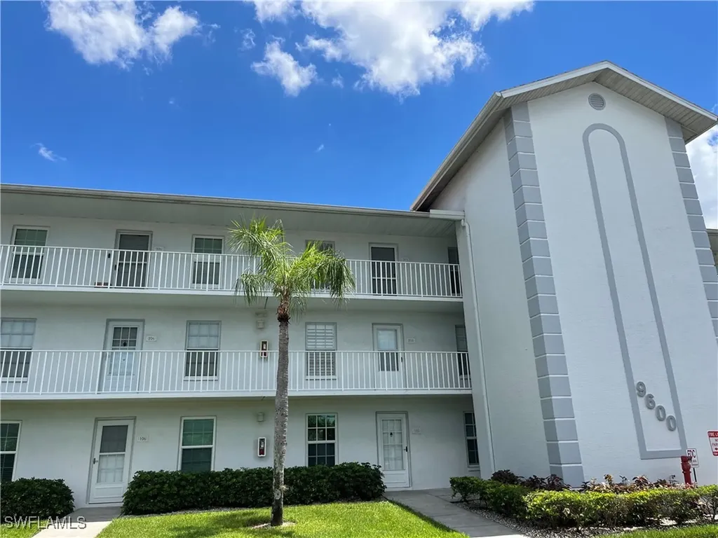 Naples FL, 9600 Victoria Lane, Unit C204