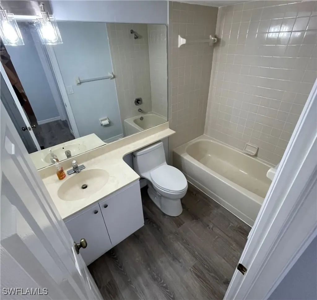 9600 Victoria Lane Naples FL 34109