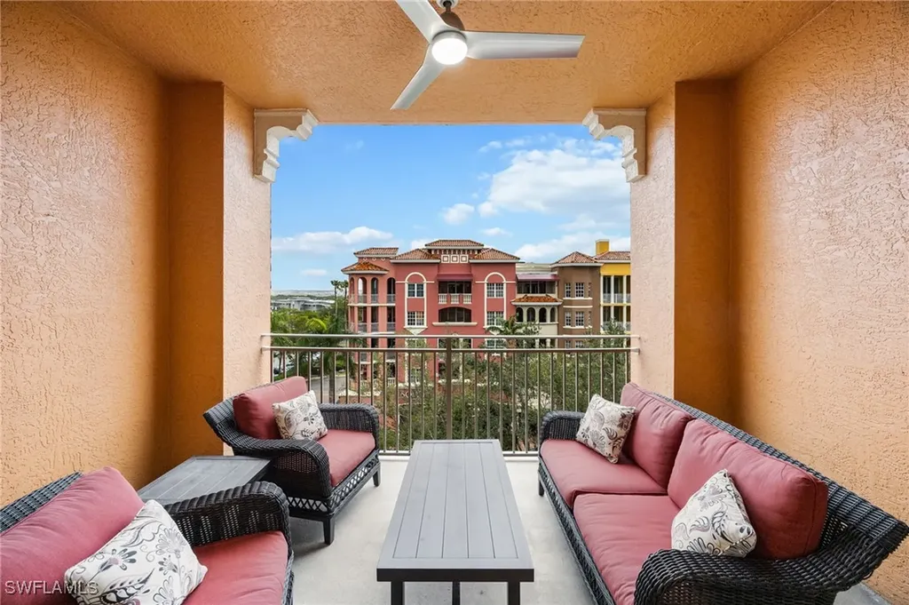 410 Bayfront Place Naples FL 34102