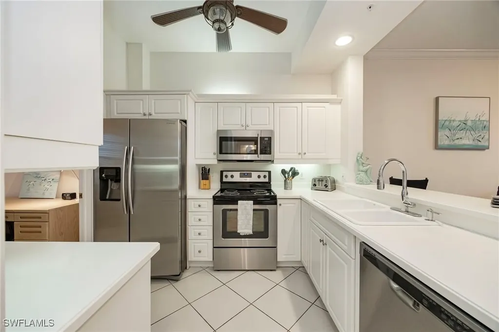 410 Bayfront Place Naples FL 34102