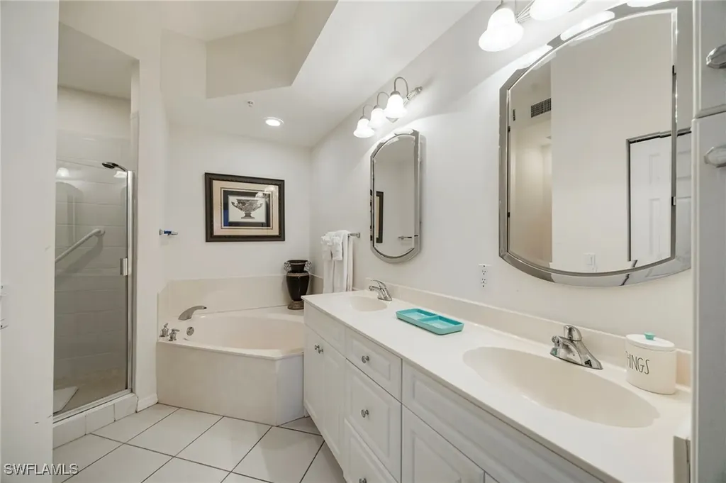 410 Bayfront Place Naples FL 34102