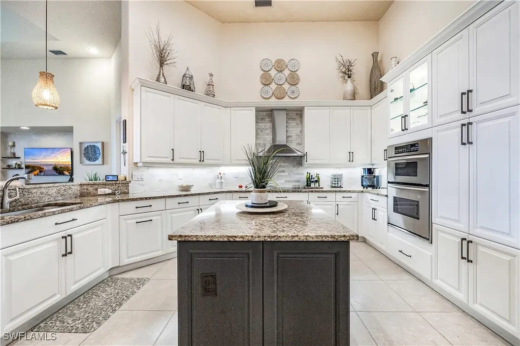 412 Terracina Way Naples FL 34119