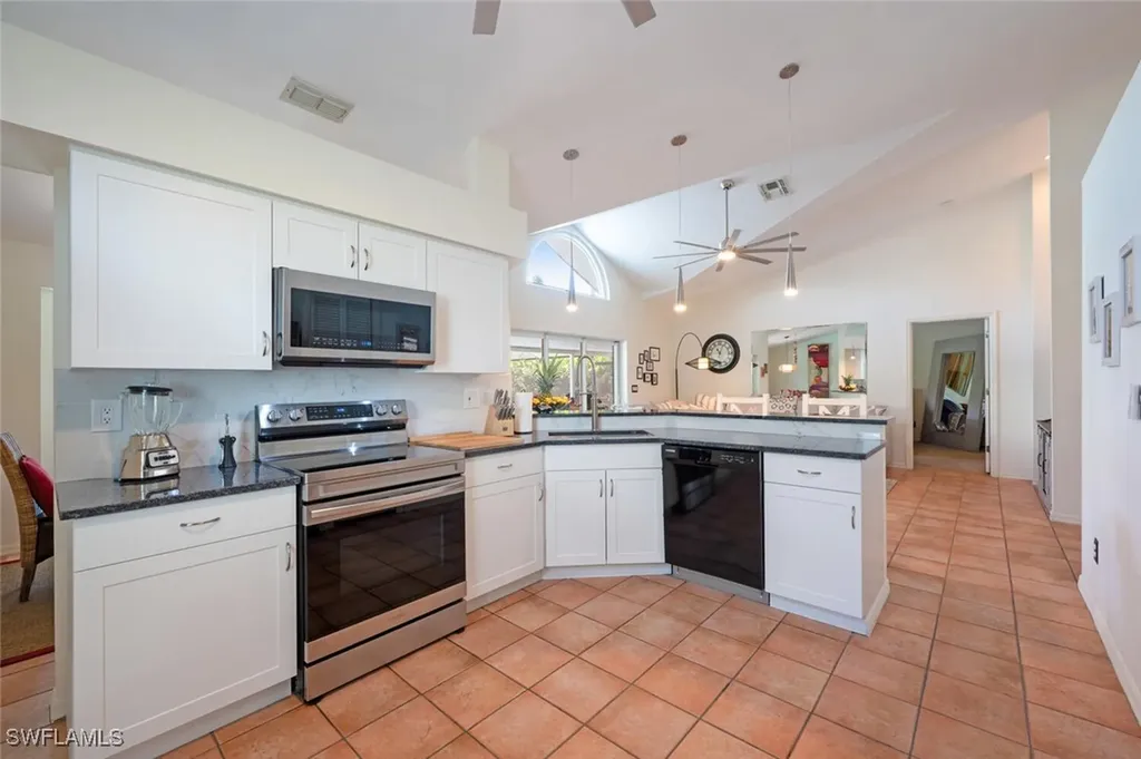 229 Countryside Drive Naples FL 34104