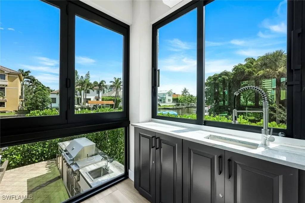 155 Heron Avenue Naples FL 34108