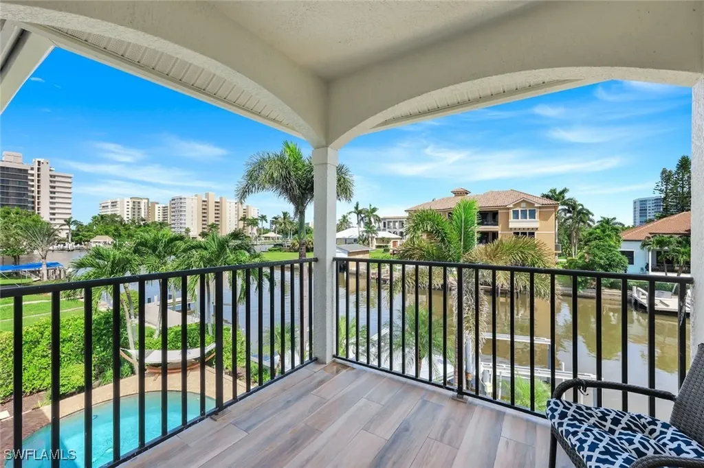 155 Heron Avenue Naples FL 34108