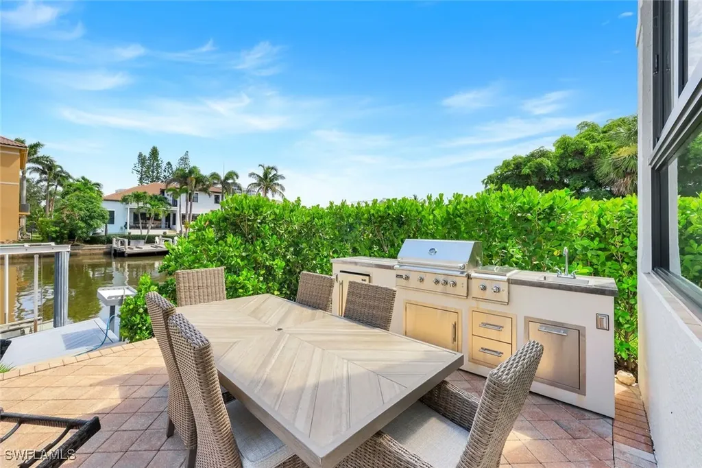 155 Heron Avenue Naples FL 34108