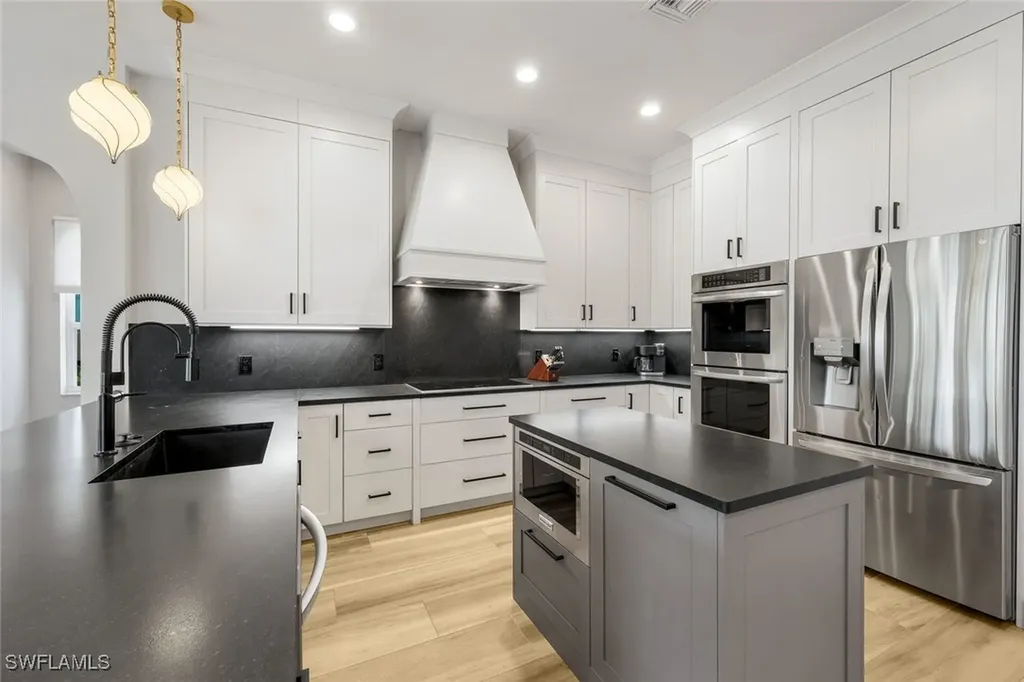 155 Heron Avenue Naples FL 34108
