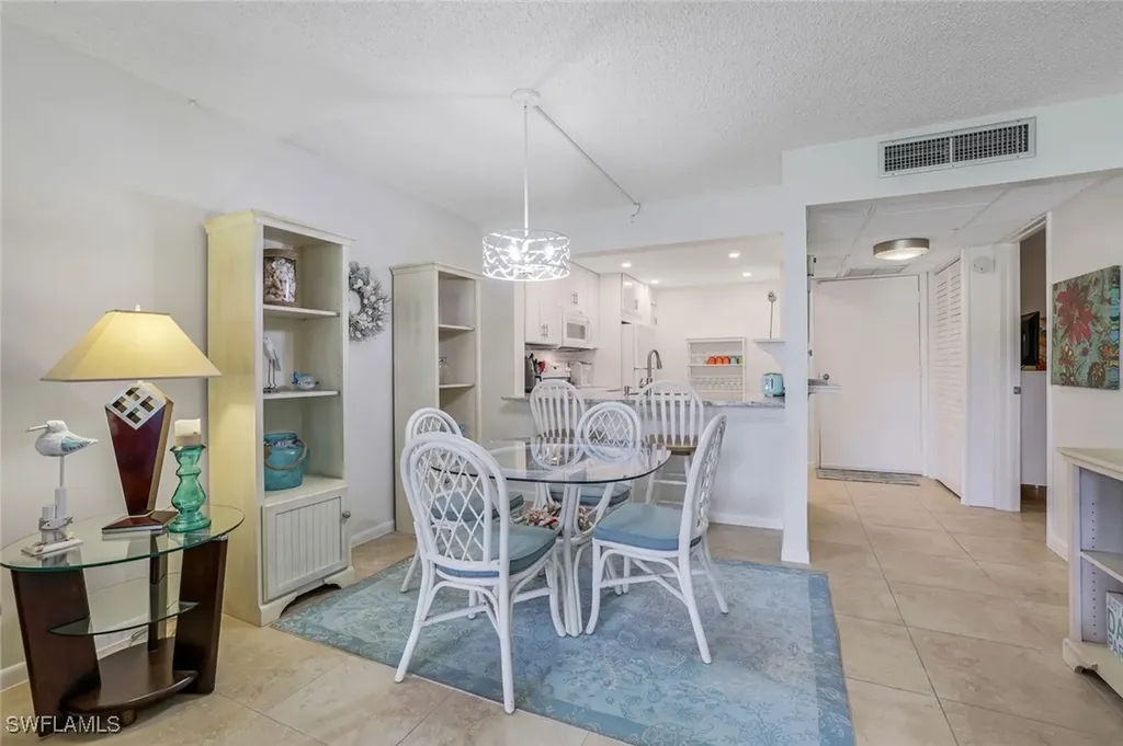 1087 Forest Lakes Drive Naples FL 34105