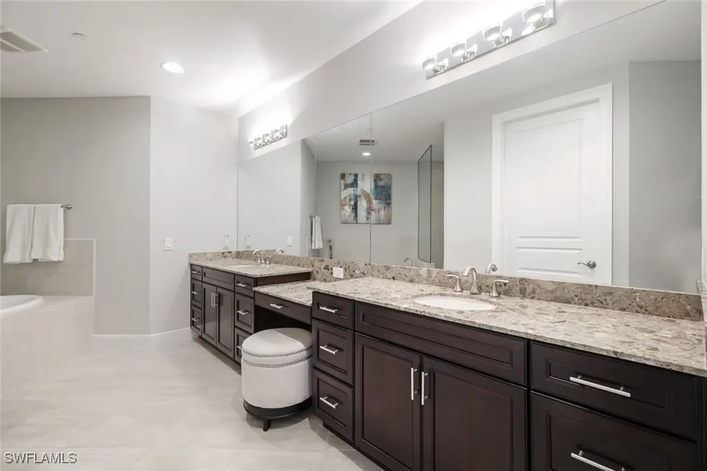 2751 Tiburon Boulevard E Naples FL 34109
