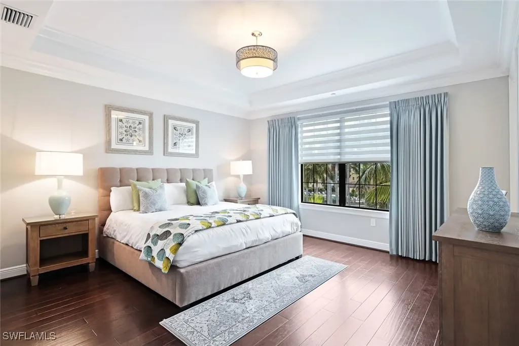 2751 Tiburon Boulevard E Naples FL 34109