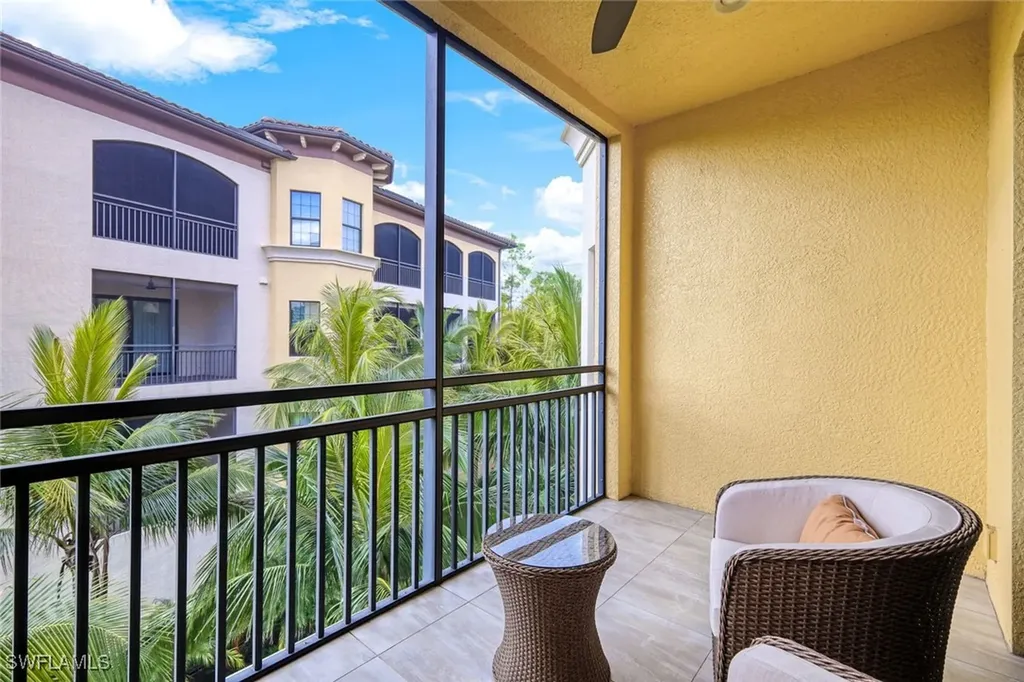 2751 Tiburon Boulevard E Naples FL 34109