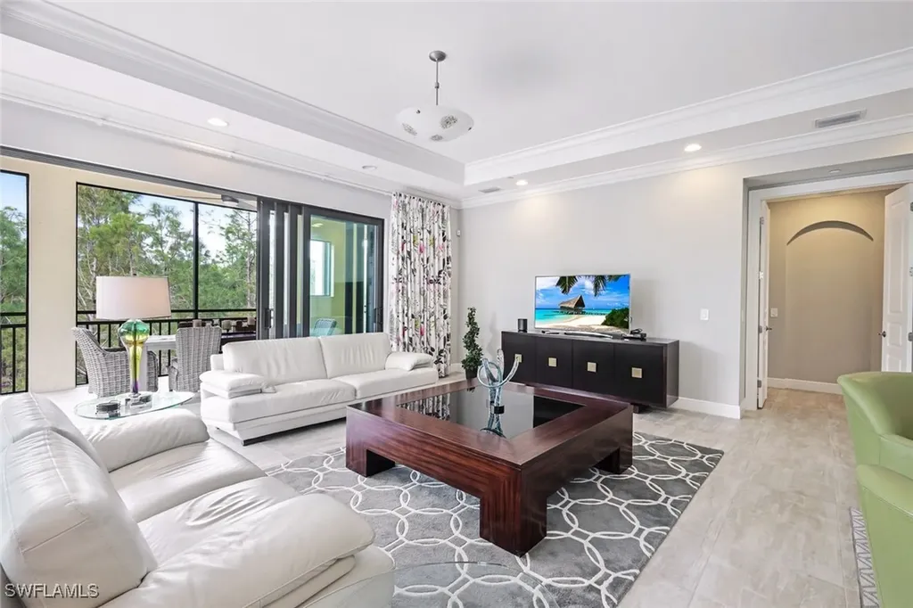 2751 Tiburon Boulevard E Naples FL 34109