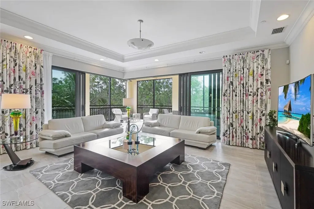 2751 Tiburon Boulevard E Naples FL 34109