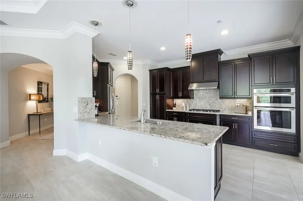 2751 Tiburon Boulevard E Naples FL 34109