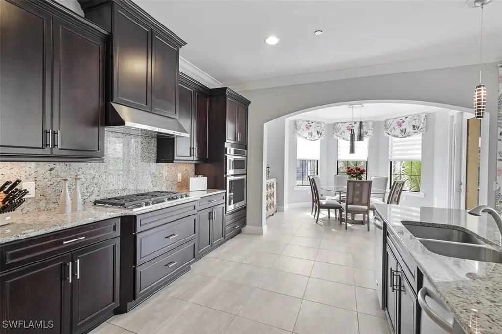 2751 Tiburon Boulevard E Naples FL 34109