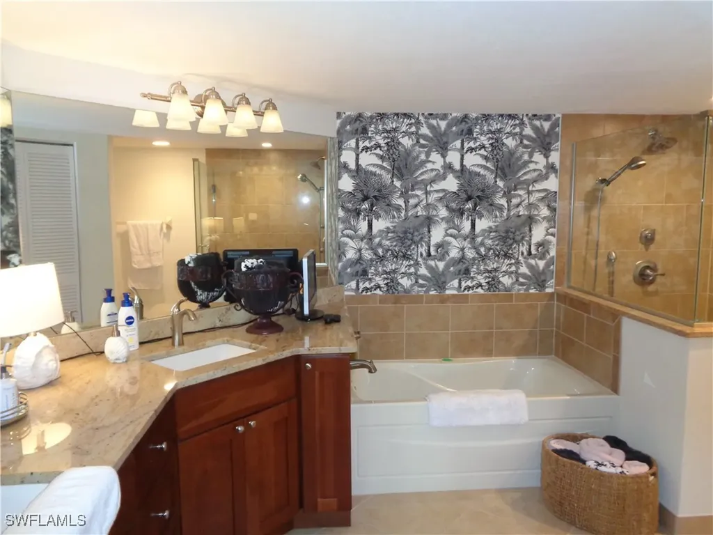 6270 Bellerive Avenue Naples FL 34119