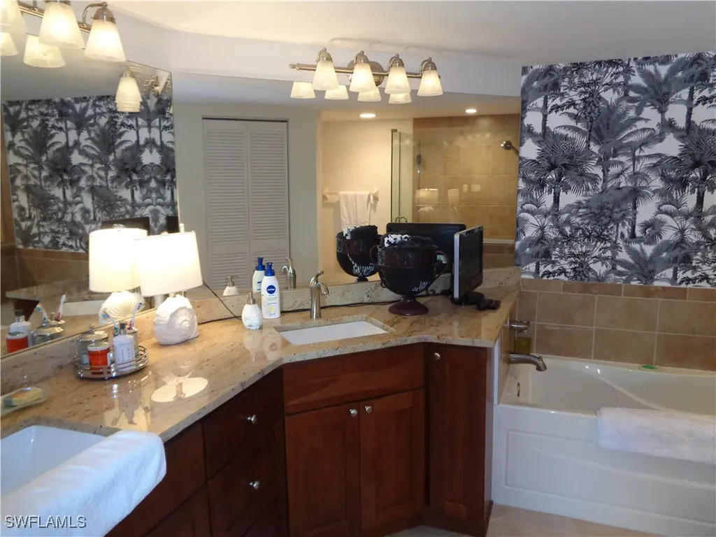 6270 Bellerive Avenue Naples FL 34119