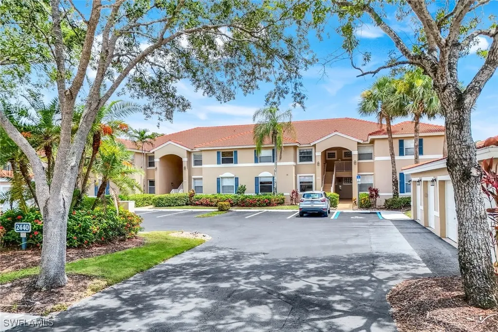 2440 Millcreek Lane Naples FL 34119