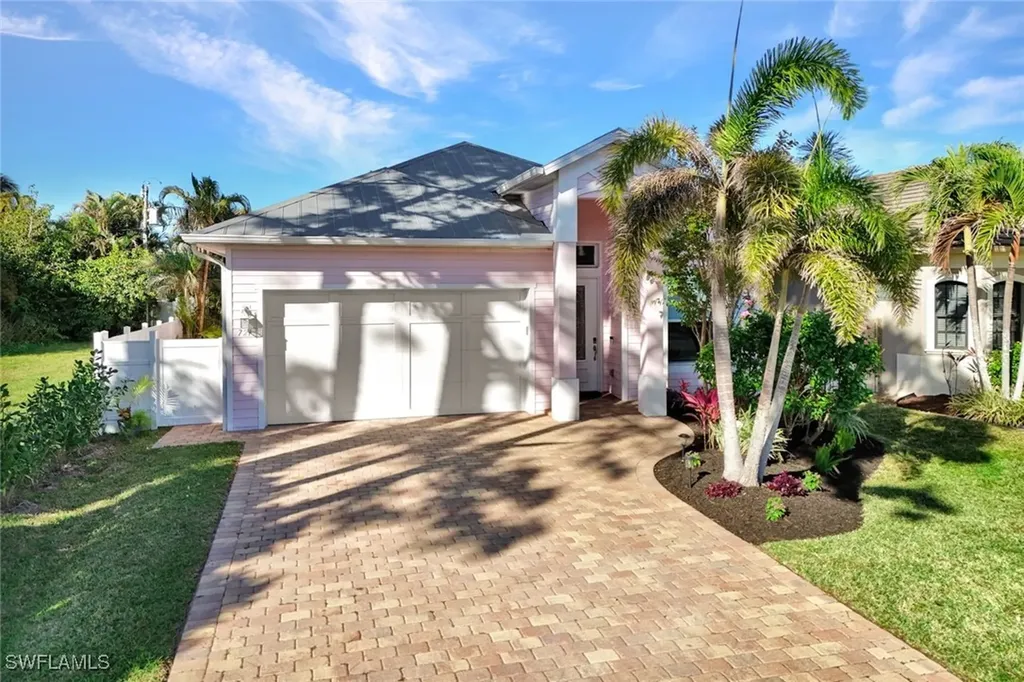 721 93rd Avenue N Naples FL 34108