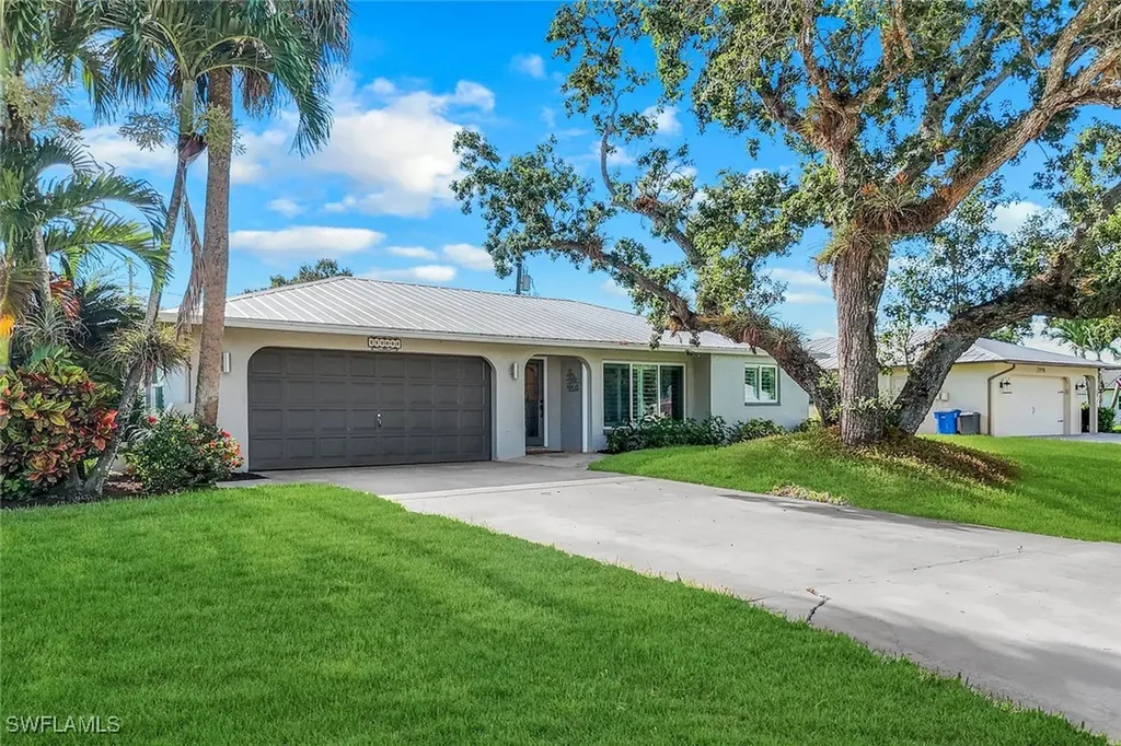 27984 Carl Circle Bonita Springs FL 34135