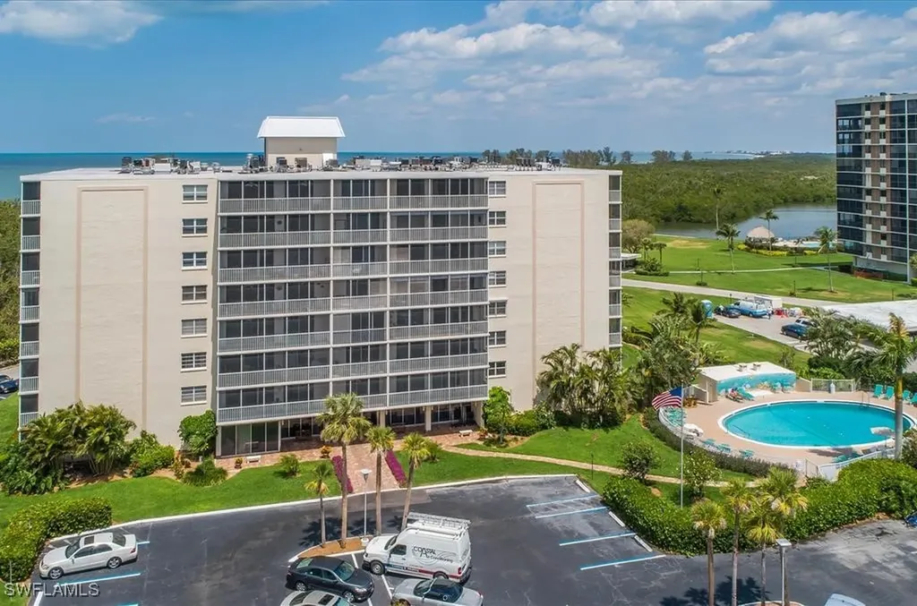 5 Bluebill Avenue Naples FL 34108