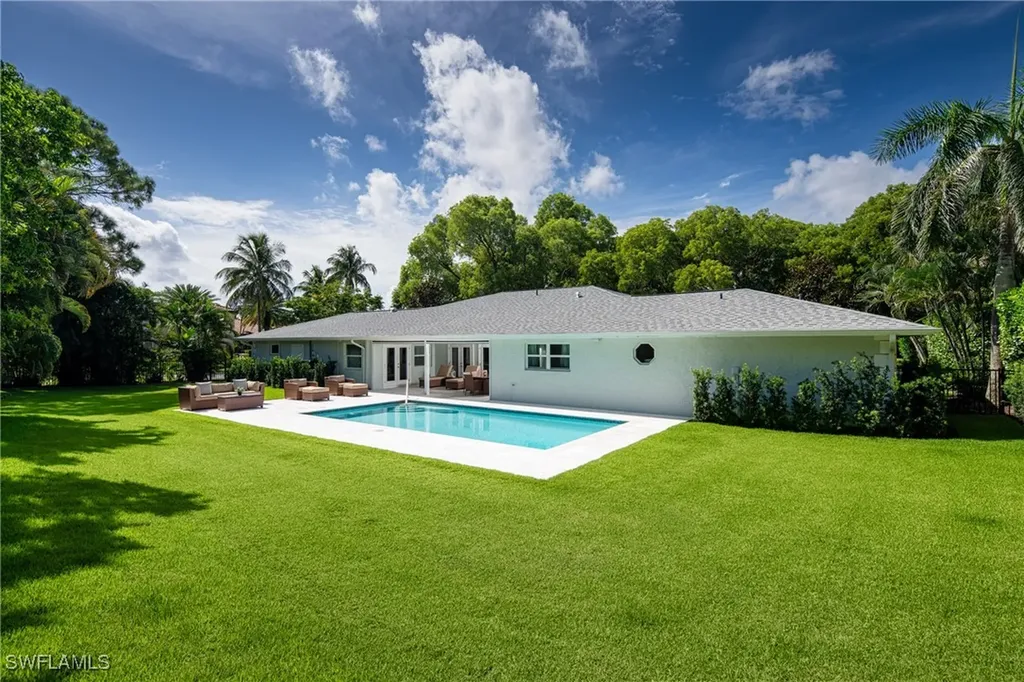 675 Yucca Road Naples FL 34102
