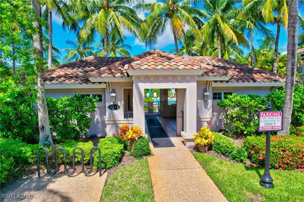 3202 Serenity Court Naples FL 34114