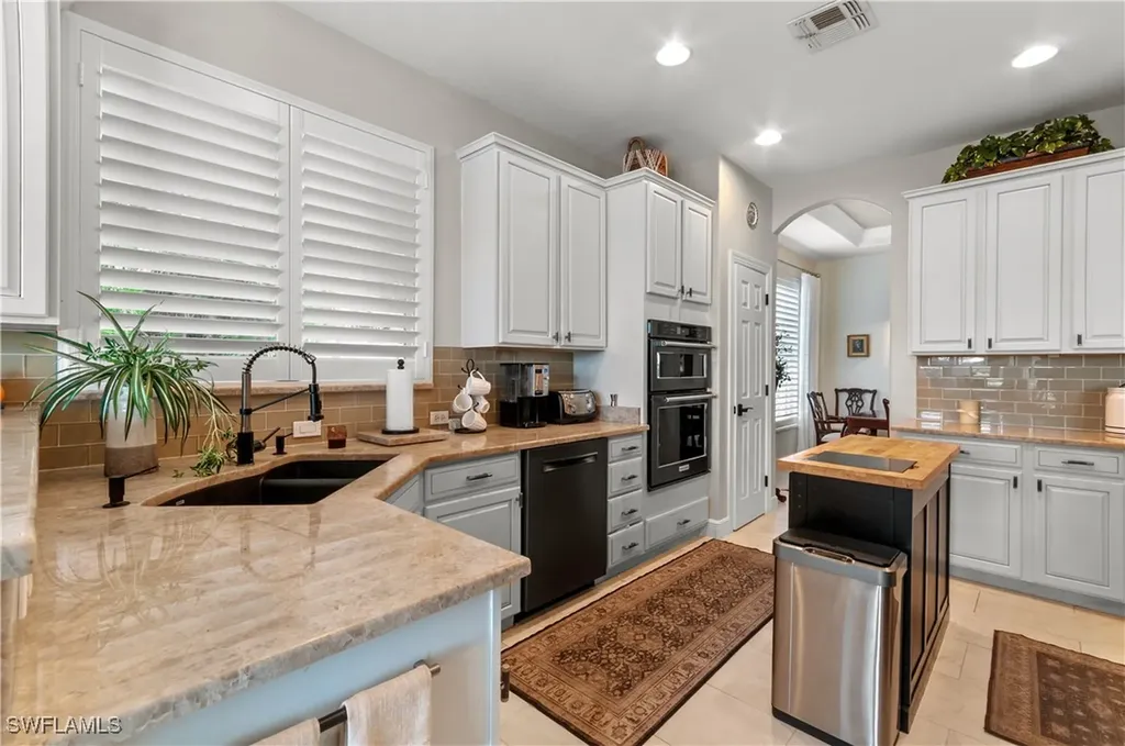 4919 Cerromar Drive Naples FL 34112