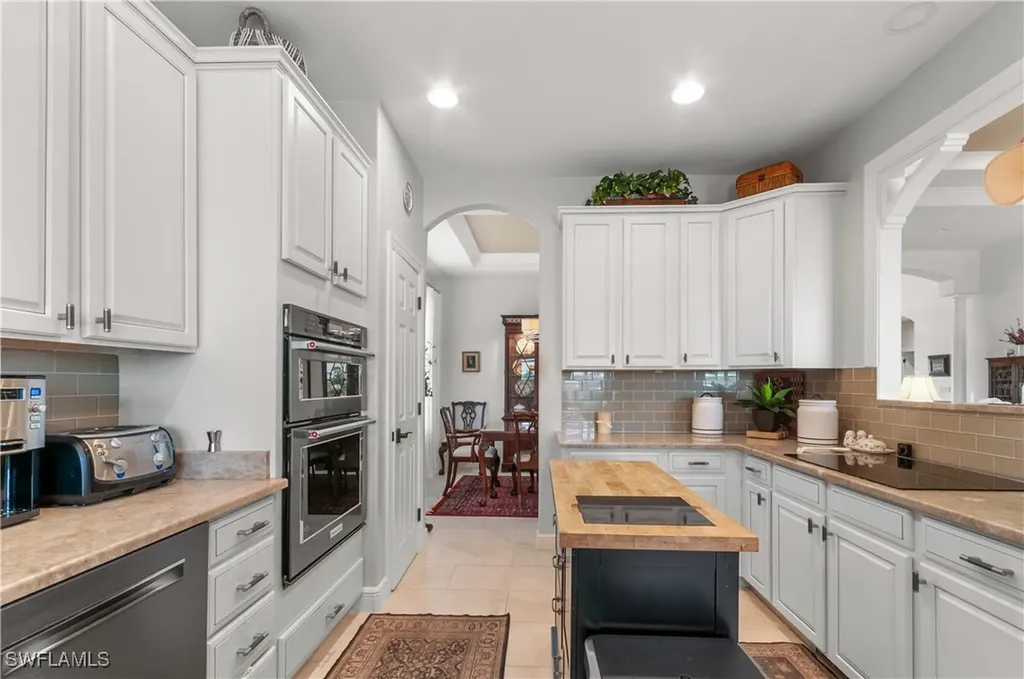 4919 Cerromar Drive Naples FL 34112