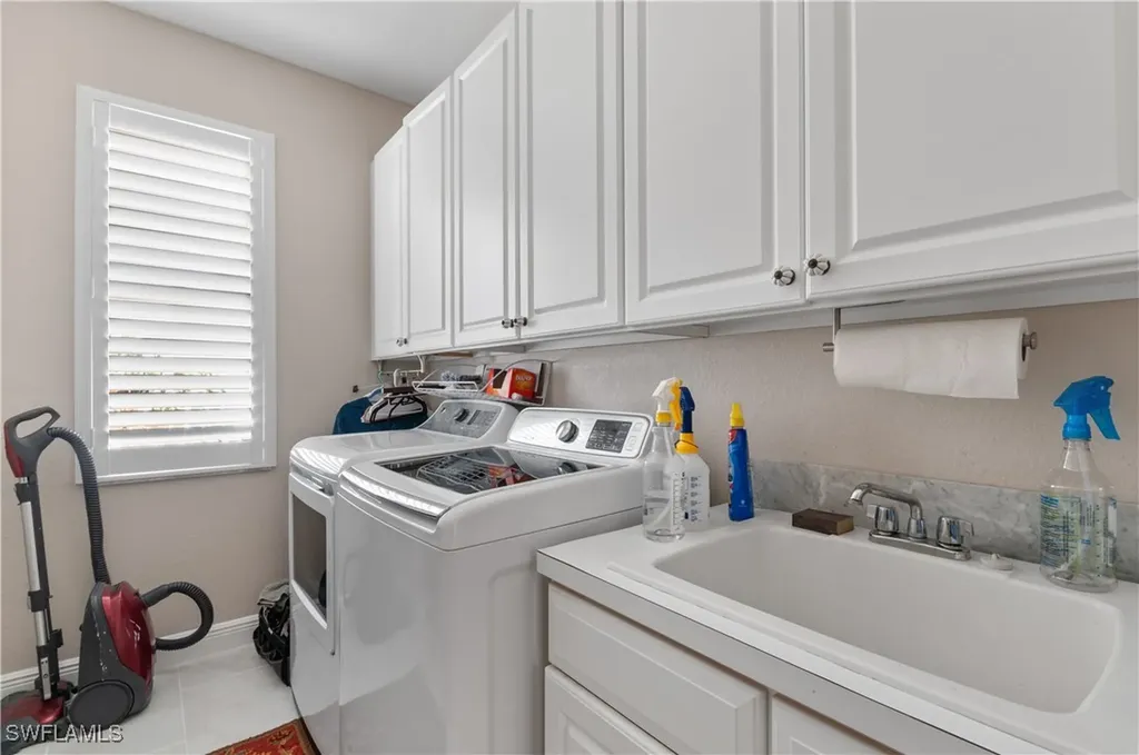 4919 Cerromar Drive Naples FL 34112