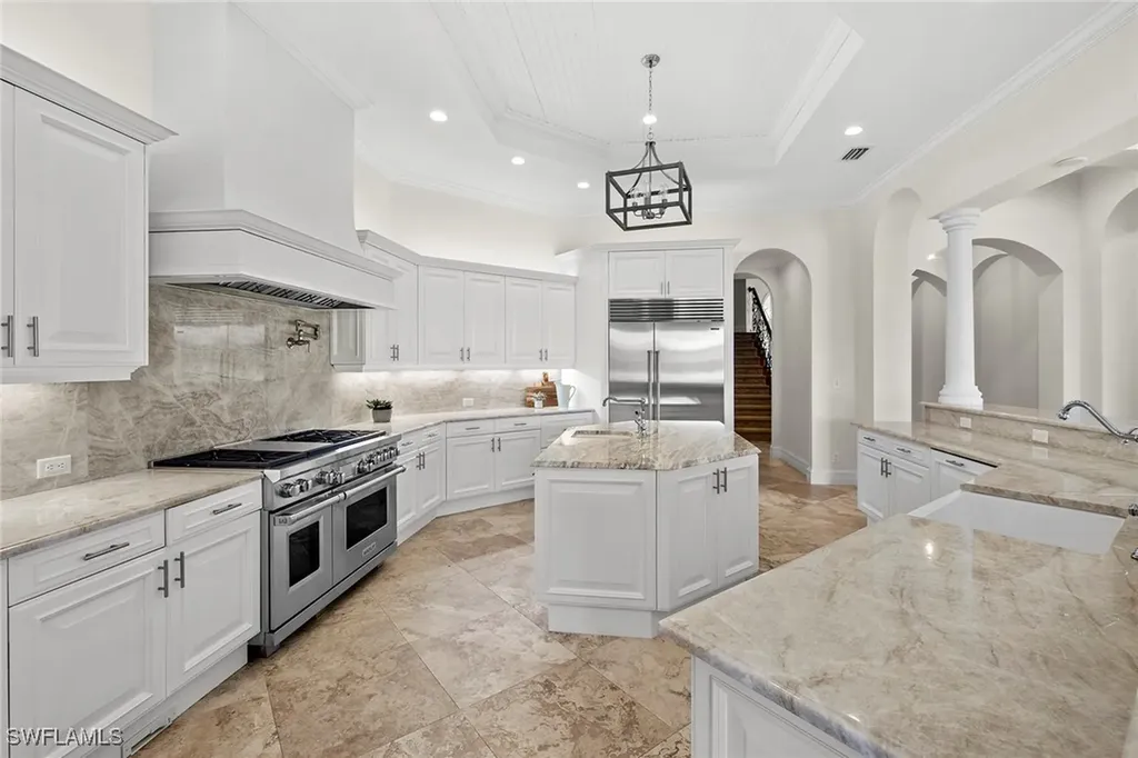 6511 Highcroft Drive Naples FL 34119