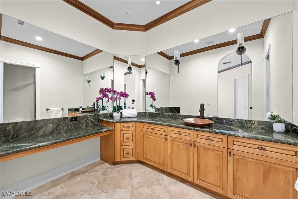 6511 Highcroft Drive Naples FL 34119