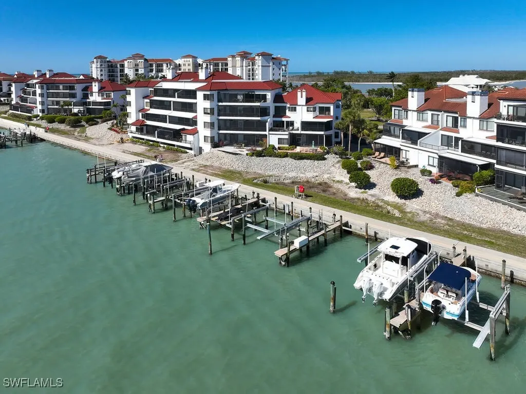 324 La Peninsula Boulevard Naples FL 34113