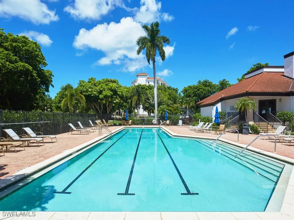 324 La Peninsula Boulevard Naples FL 34113