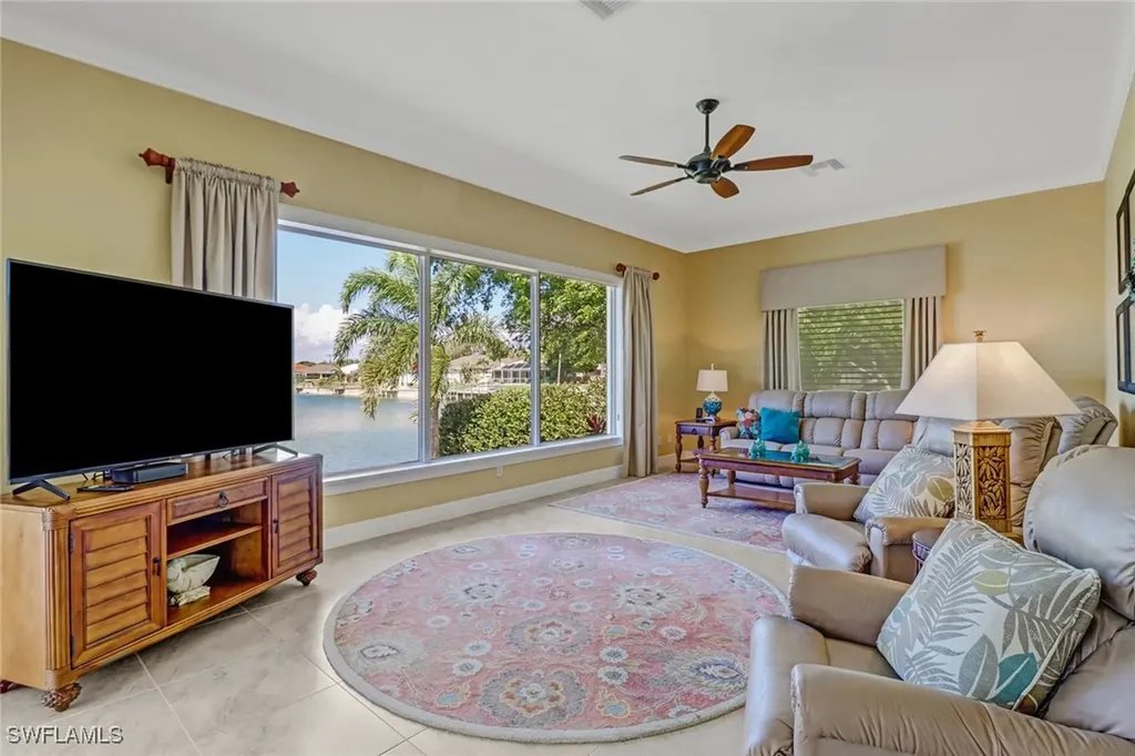 1119 SE 1st Terrace Cape Coral FL 33990
