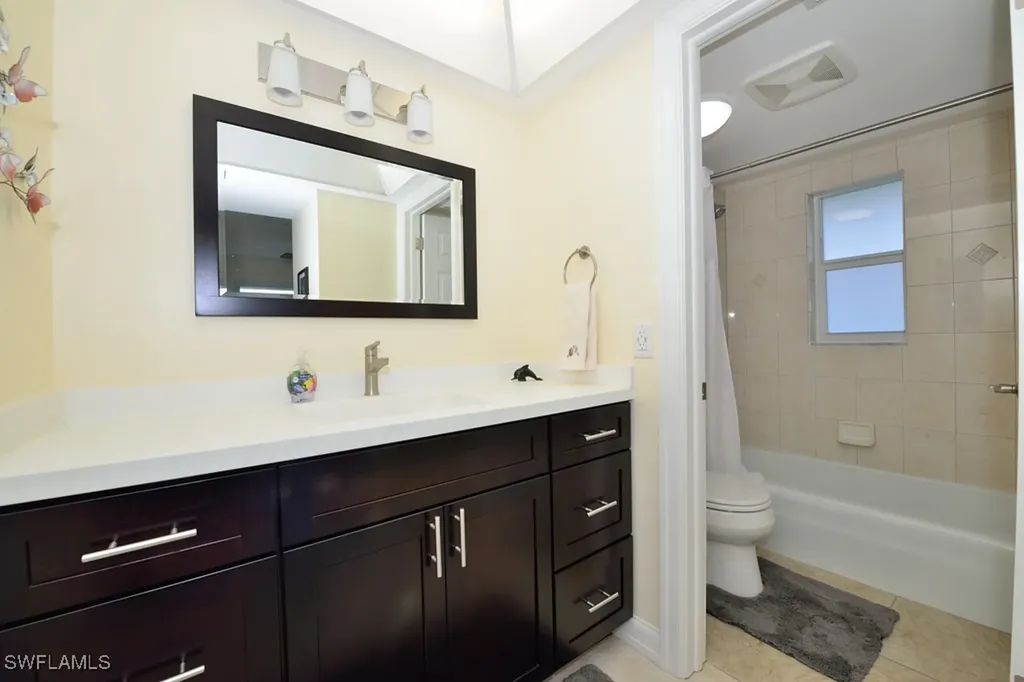 124 Penny Lane Naples FL 34112