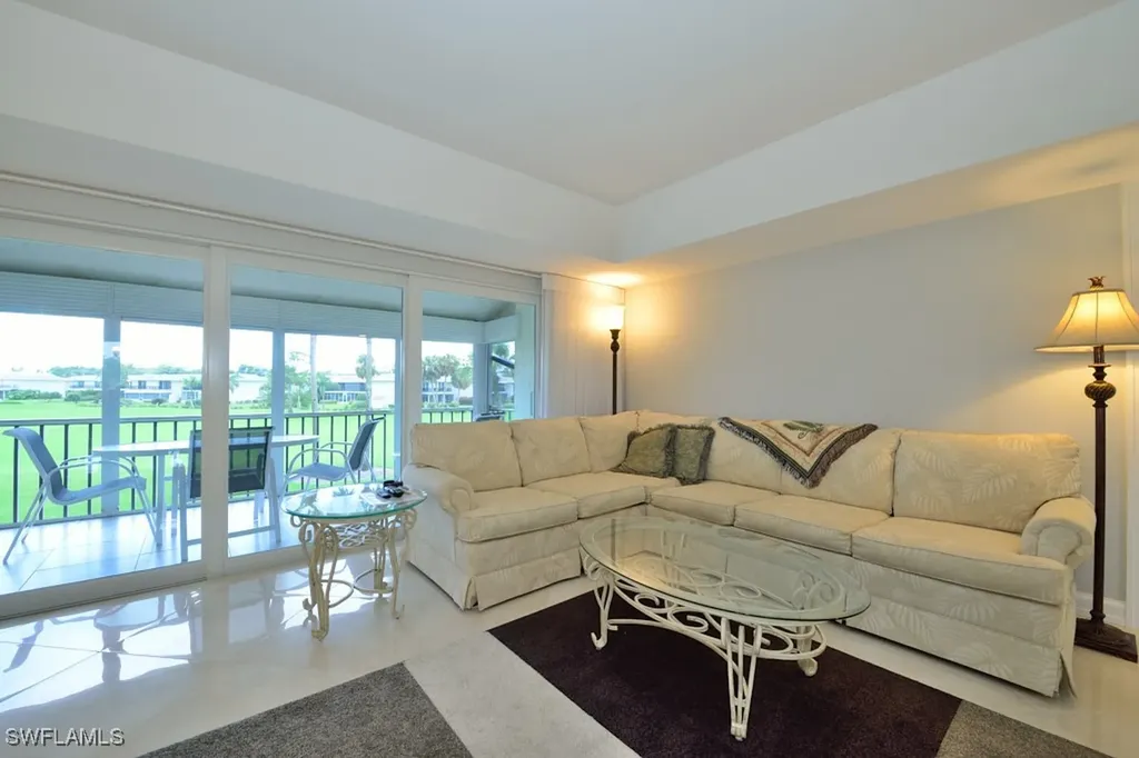 124 Penny Lane Naples FL 34112